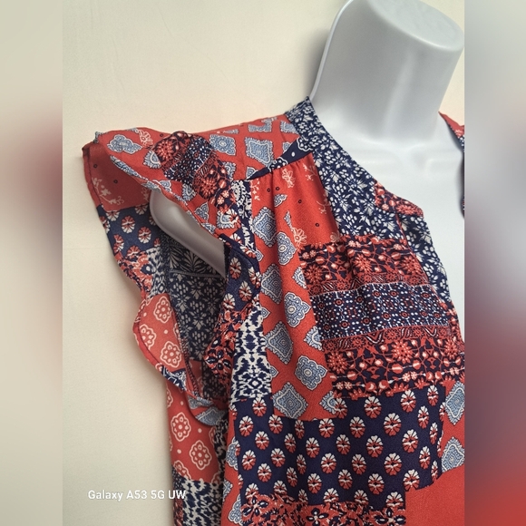 Lipslide Pullover Blouse Top V Neck Ruffled Cap Sleeve L - Picture 2 of 6